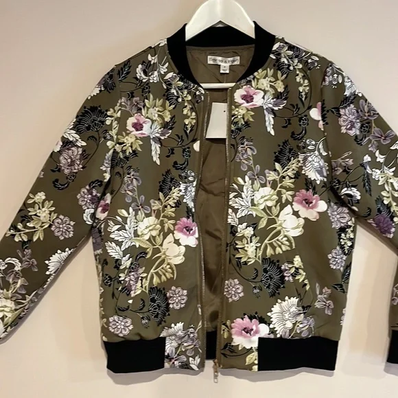 Emma & Posh - women’s floral Bomber jacket olive purple, black and white size s - Picture 5 of 11